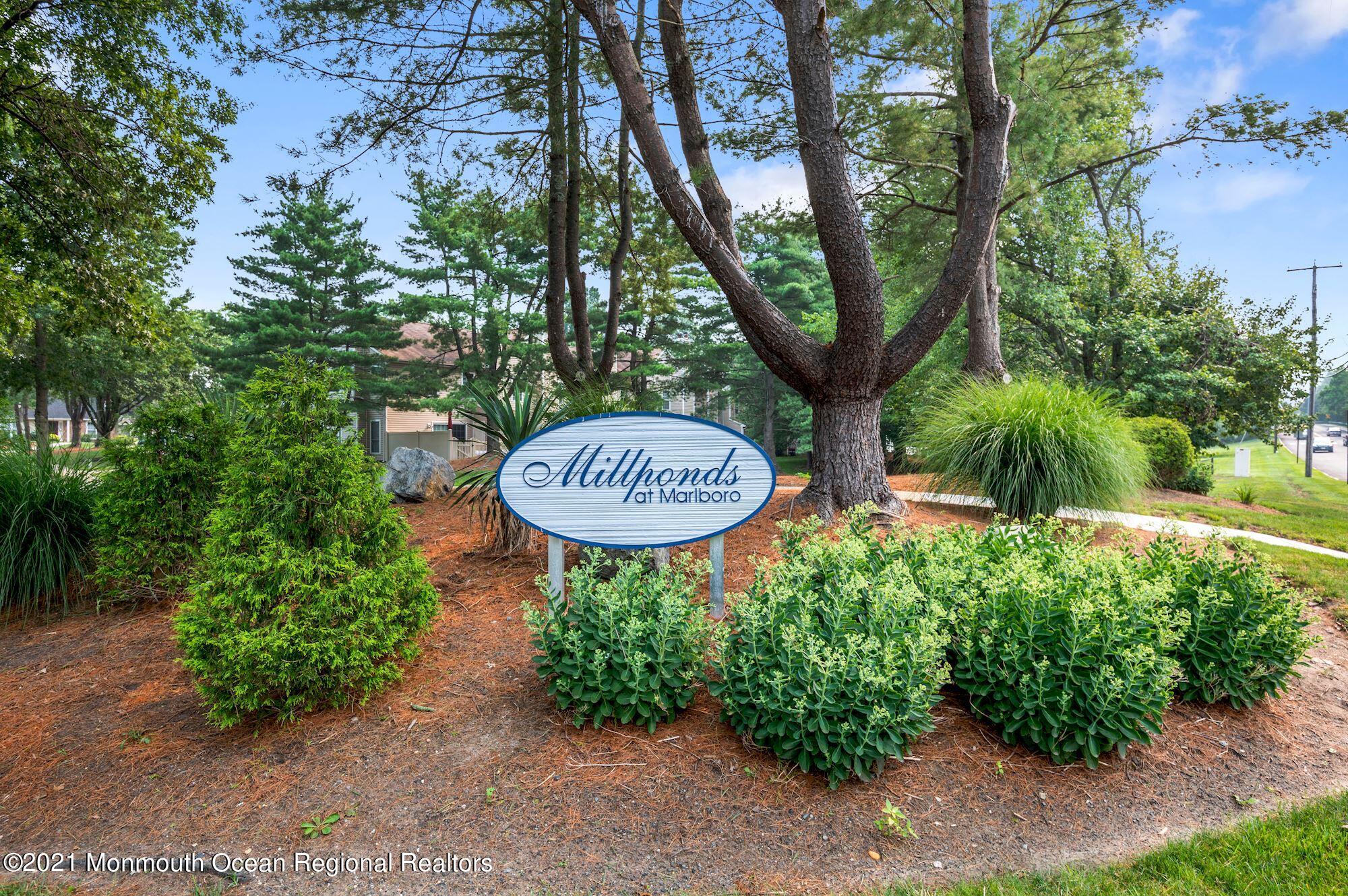 335 Devon Place Morganville, NJ 07751 - Photo 2 of 26 007_335_Devon_Pl_344360_645368