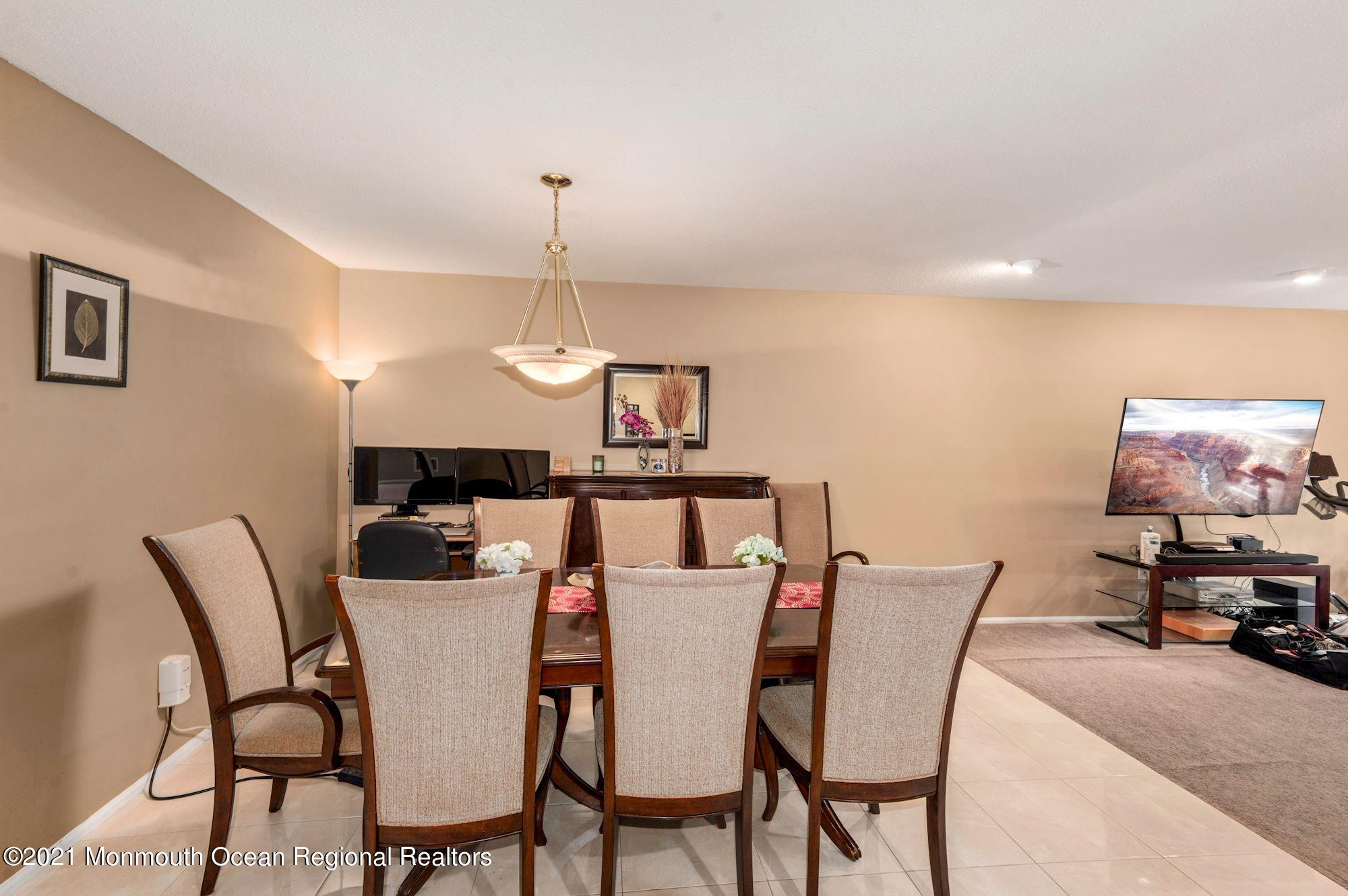 335 Devon Place Morganville, NJ 07751 - Photo 11 of 26 011_335_Devon_Pl_344360_645368