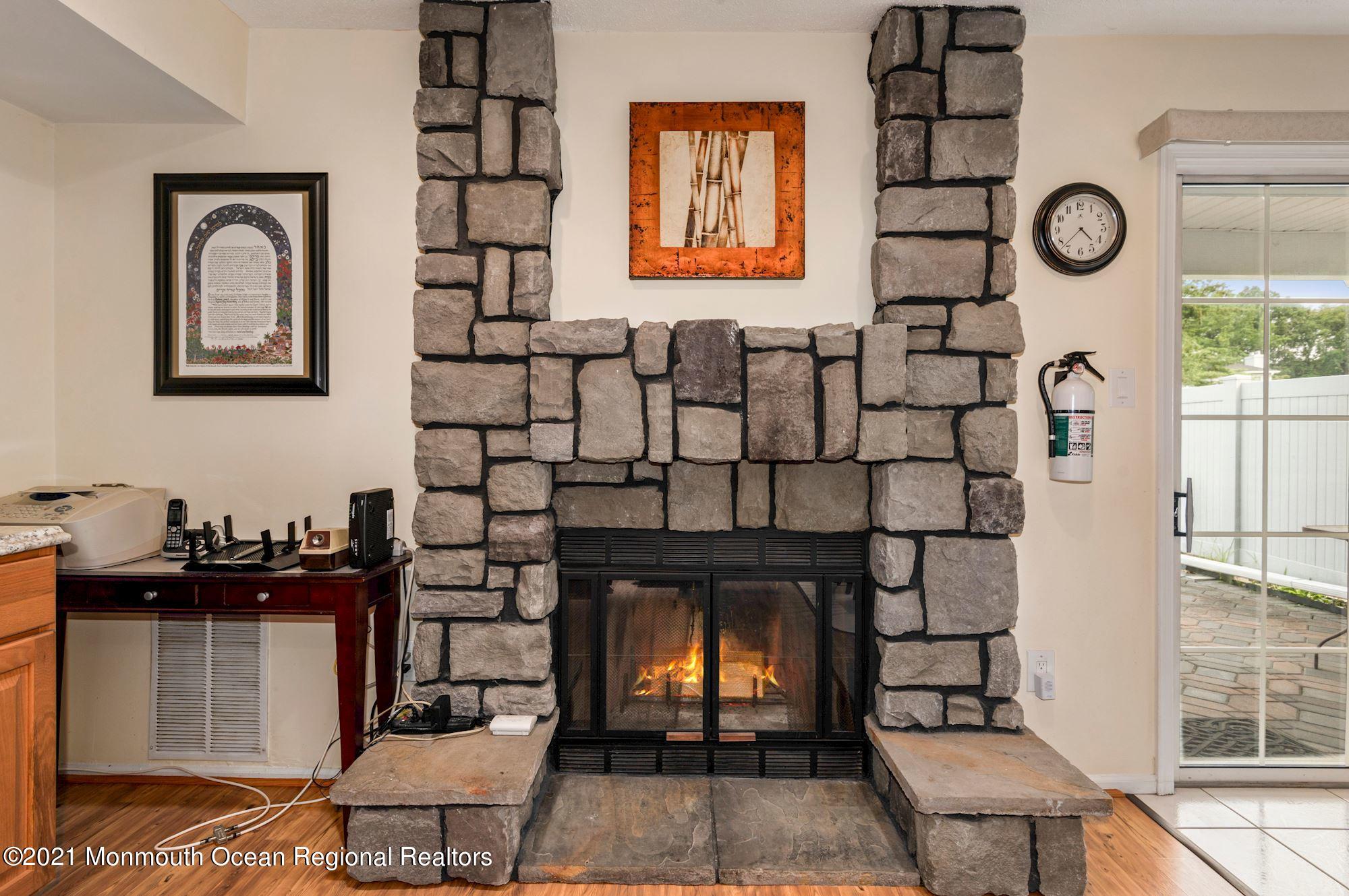 335 Devon Place Morganville, NJ 07751 - Photo 13 of 26 013_335_Devon_Pl_344360_645368