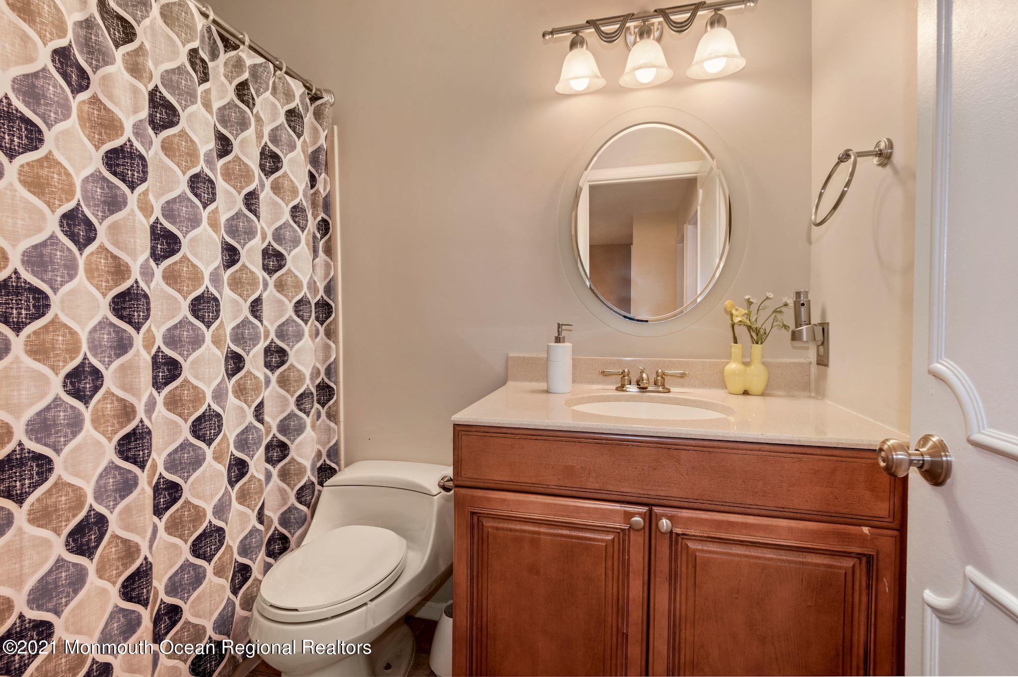 335 Devon Place Morganville, NJ 07751 - Photo 19 of 26 027_335_Devon_Pl_344360_645368