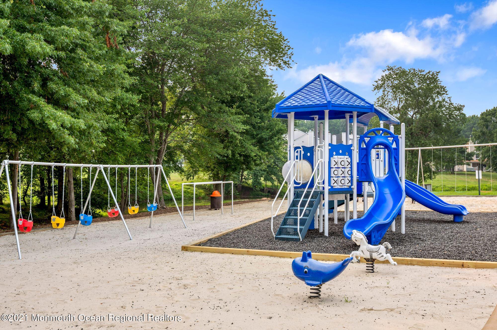 335 Devon Place Morganville, NJ 07751 - Photo 26 of 26 006_335_Devon_Pl_344360_645368