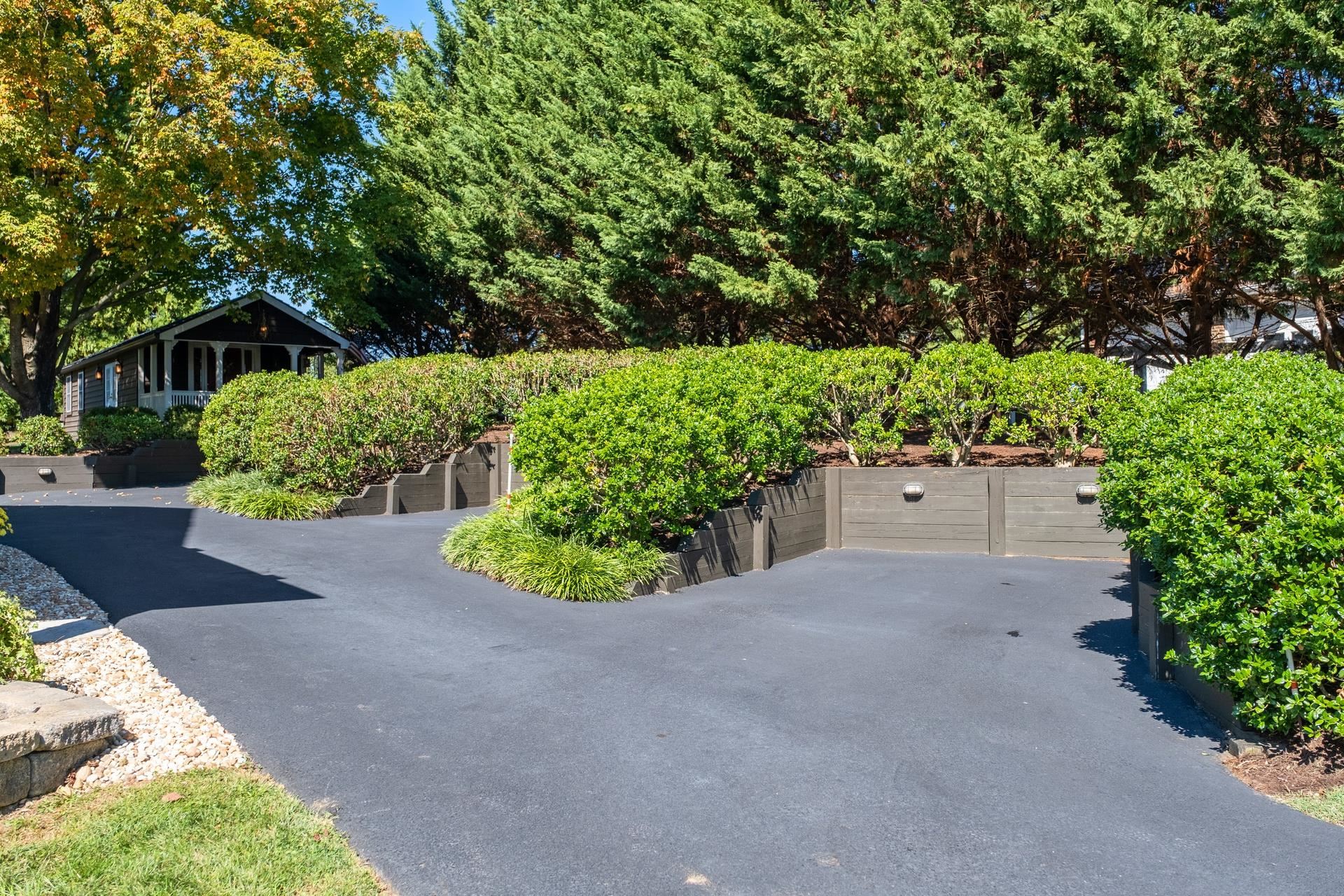1739 Barterbrook Road Staunton, VA 24401 - Photo 66 of 74 a view of a garden with plants
