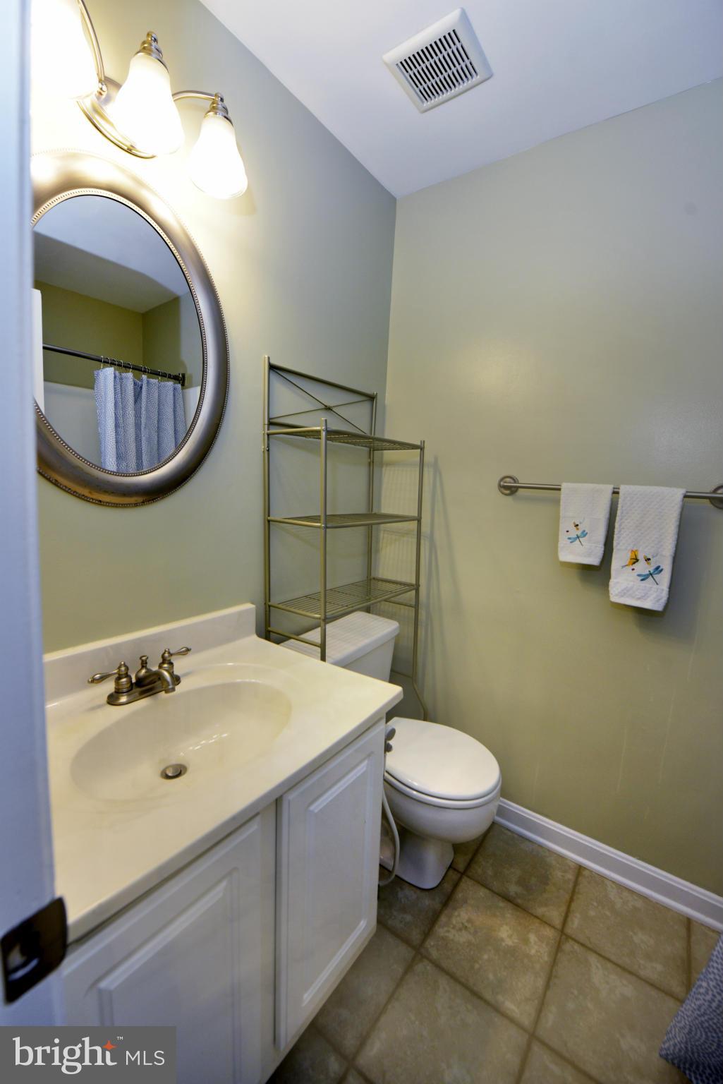 14805 Rydell Road, Unit 101 Centreville, VA 20121 - Photo 6 of 14 Bath