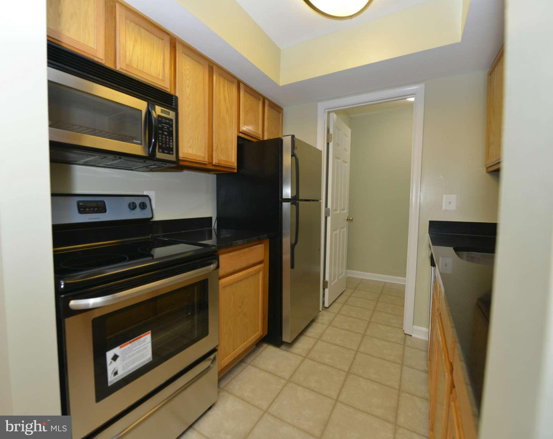 14805 Rydell Road, Unit 101 Centreville, VA 20121 - Photo 7 of 14 Kitchen