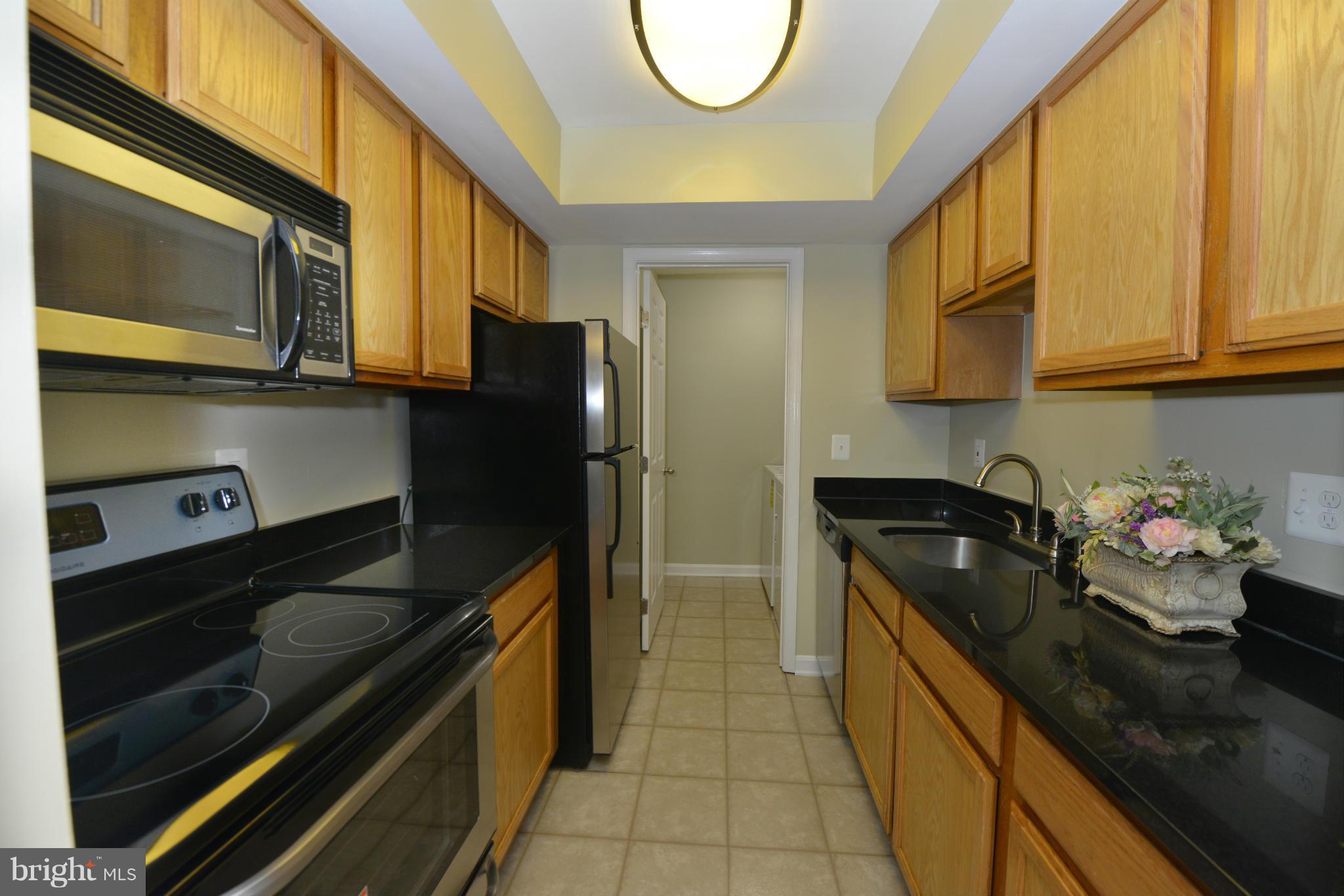 14805 Rydell Road, Unit 101 Centreville, VA 20121 - Photo 9 of 14 Kitchen