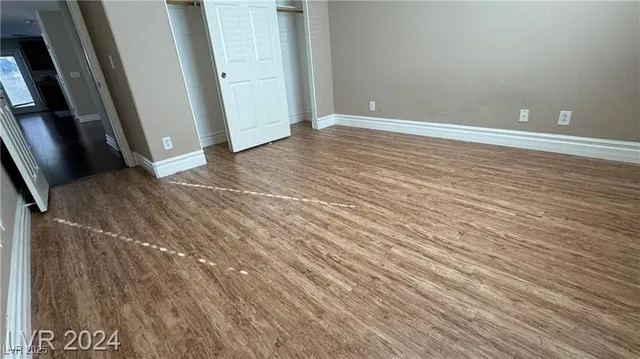 $2,000 | 228 Dogleg Drive, Las Vegas, NV 89148