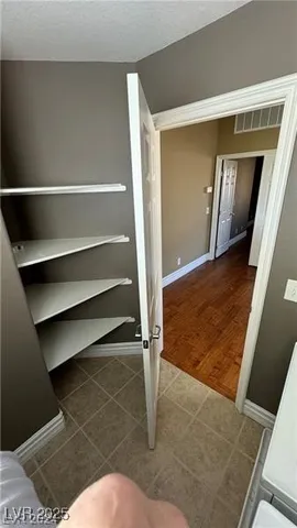 $2,000 | 228 Dogleg Drive, Las Vegas, NV 89148