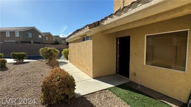 $2,000 | 228 Dogleg Drive, Las Vegas, NV 89148