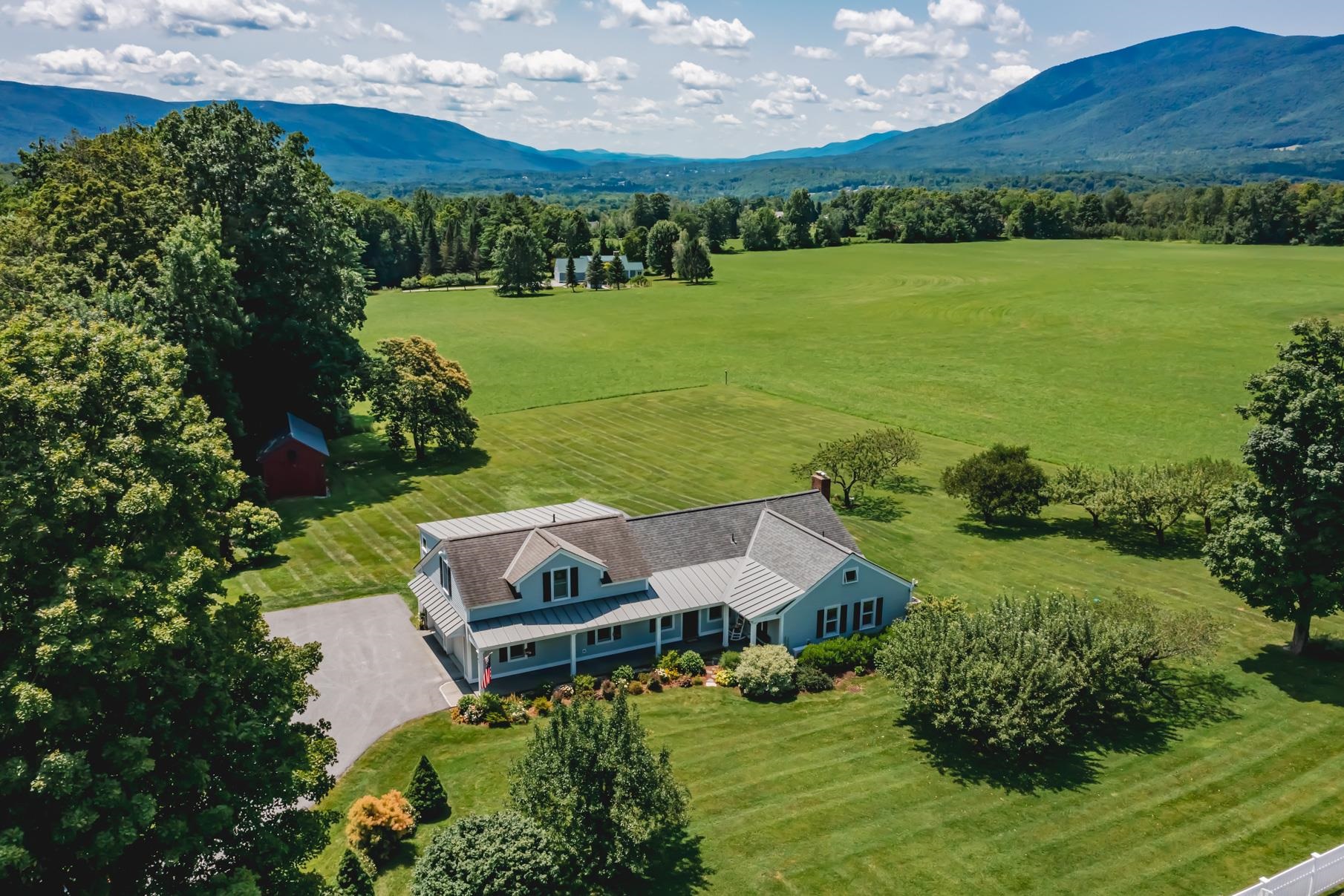 84 Overlook Road Dorset, VT 05251 - Photo 3 of 24 Gallery Image 3