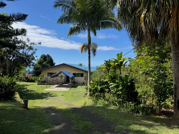 $950,000 | 84-1164 Bruner Road, Captain Cook, HI 96704