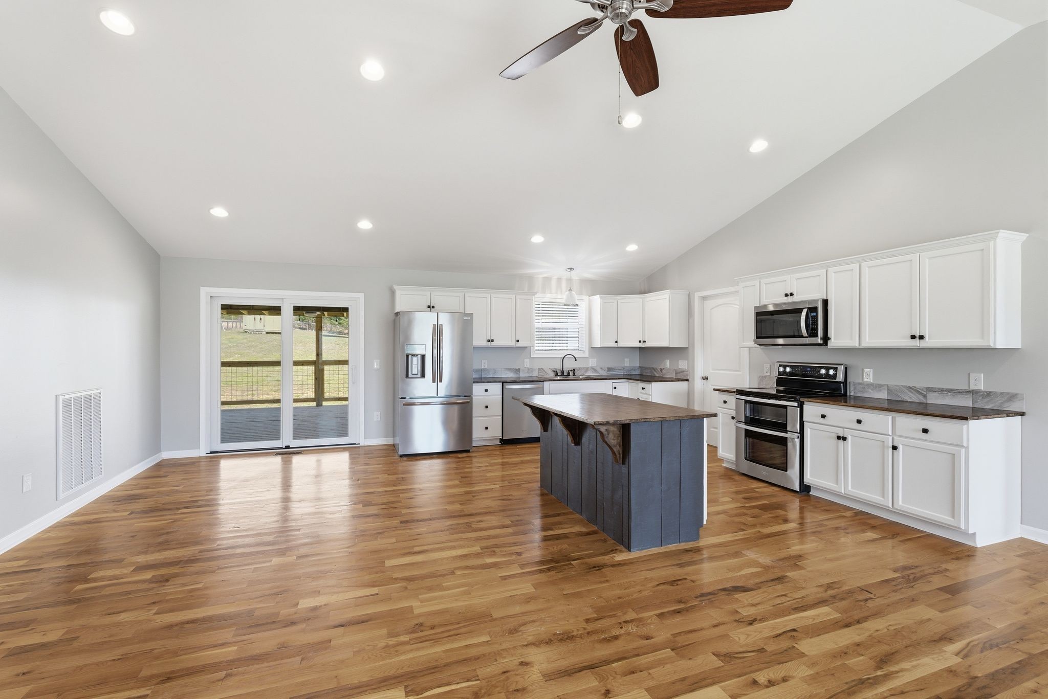 1041 Twin Creek Road Charlotte, TN 37036 - Photo 11 of 66