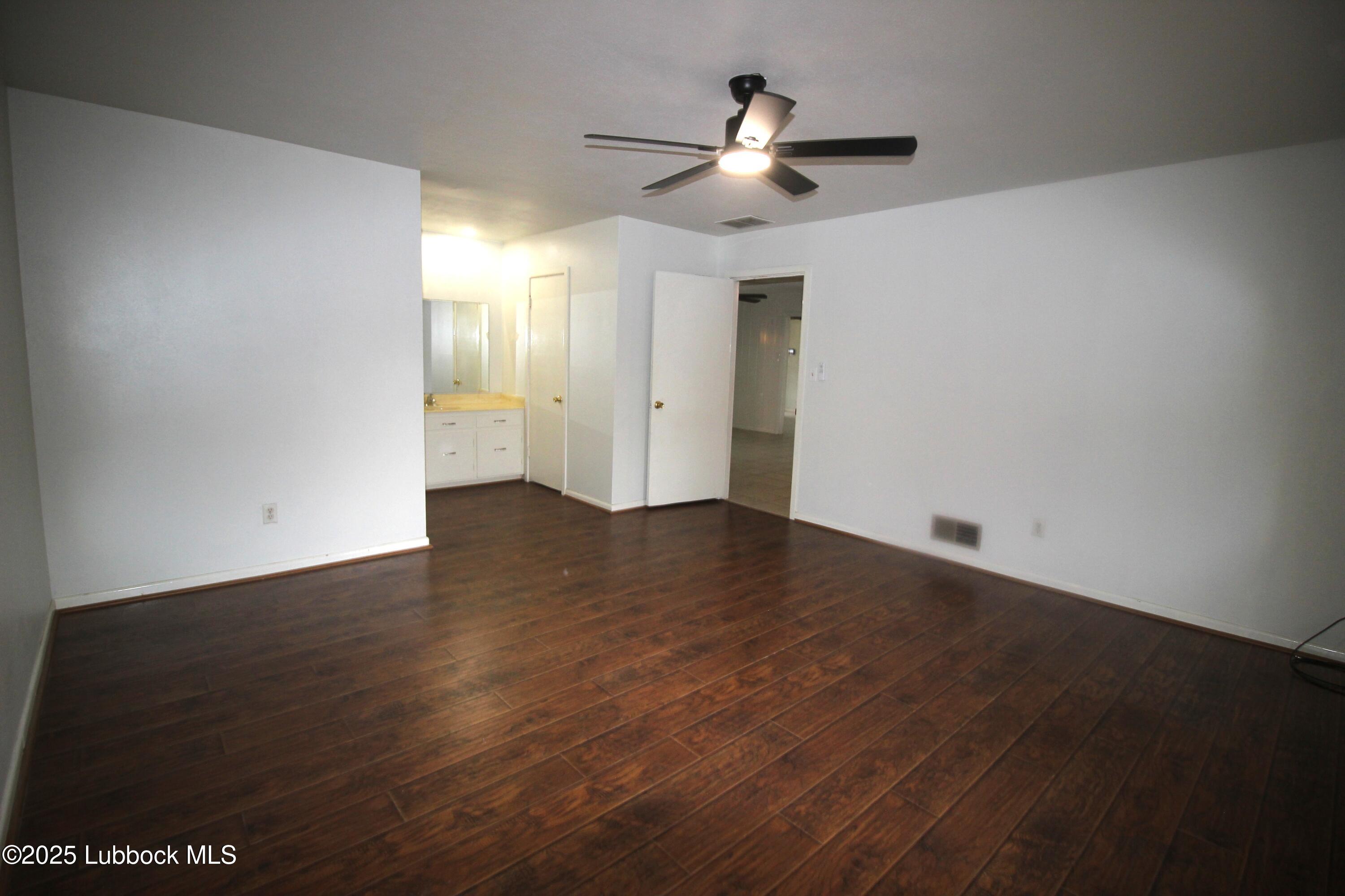 3707 38th Street Lubbock, TX 79413 - Photo 12 of 24 IMG_9852