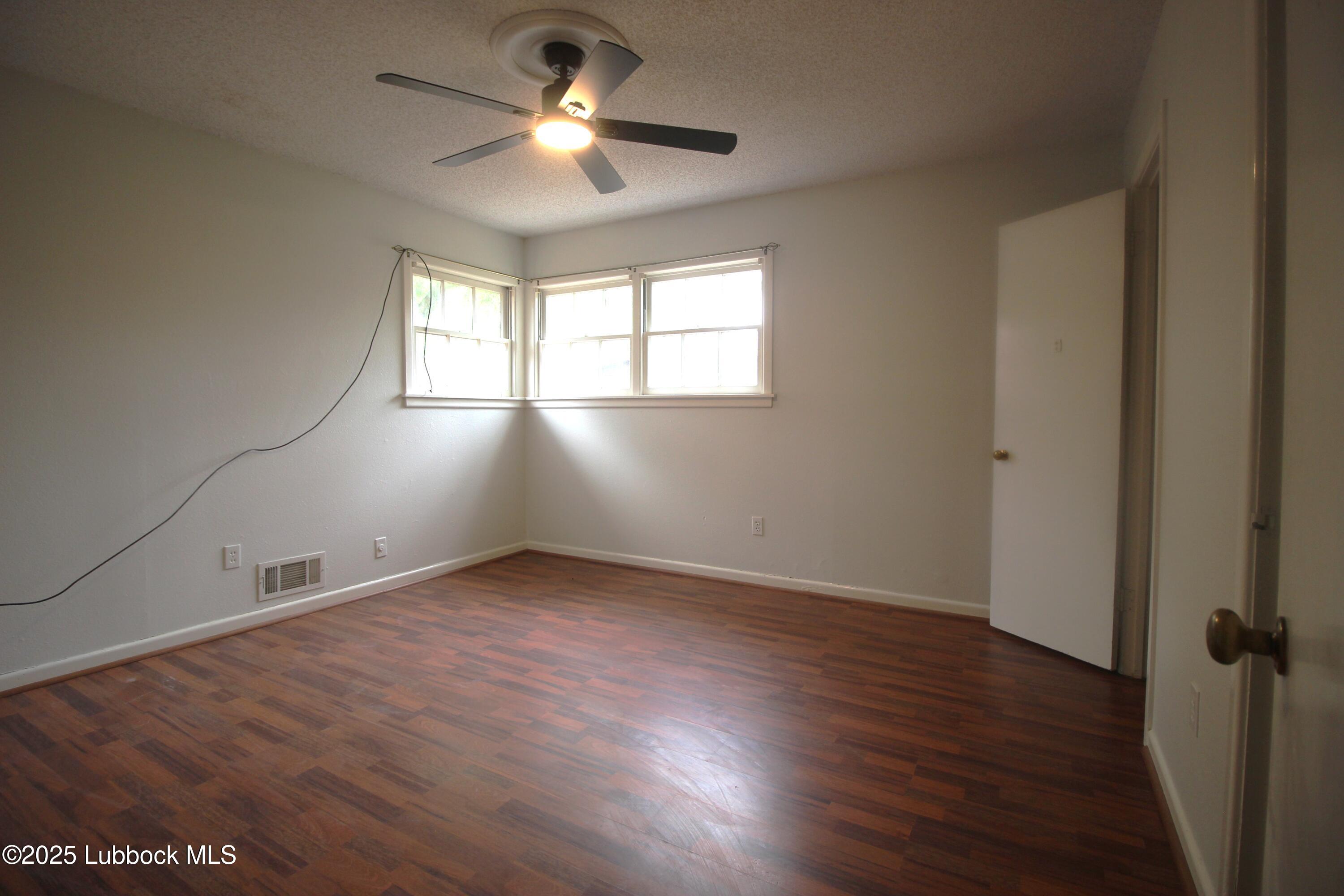 3707 38th Street Lubbock, TX 79413 - Photo 16 of 24 IMG_9854