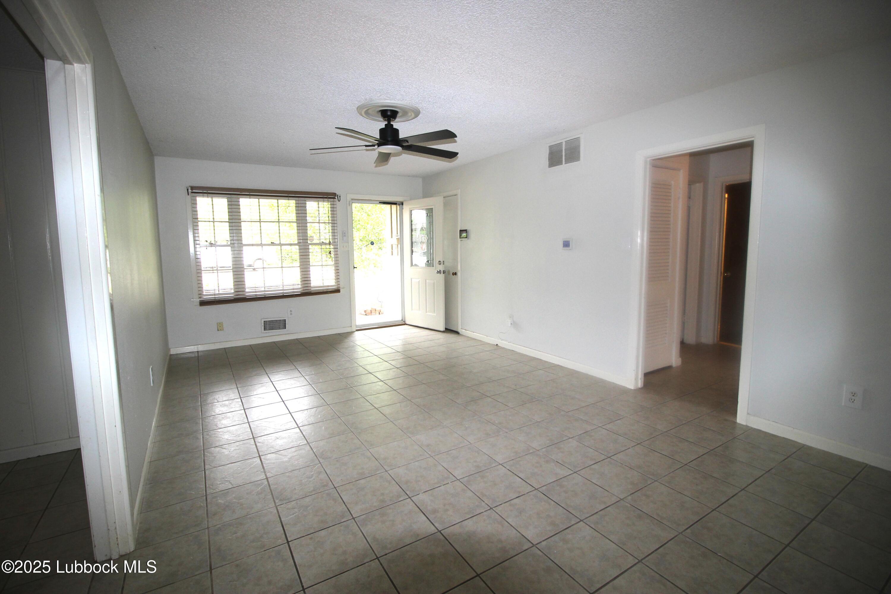 3707 38th Street Lubbock, TX 79413 - Photo 3 of 24 IMG_9837