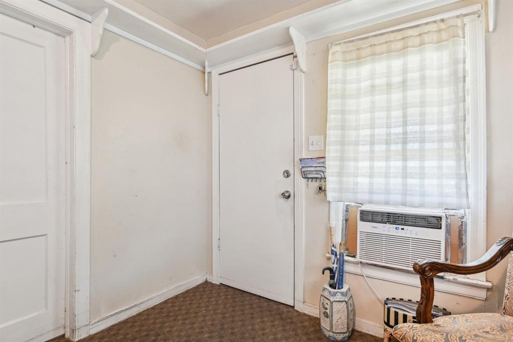 2509 Bird Street Fort Worth, TX 76111 - Photo 26 of 30 a view of a room with gym equipment