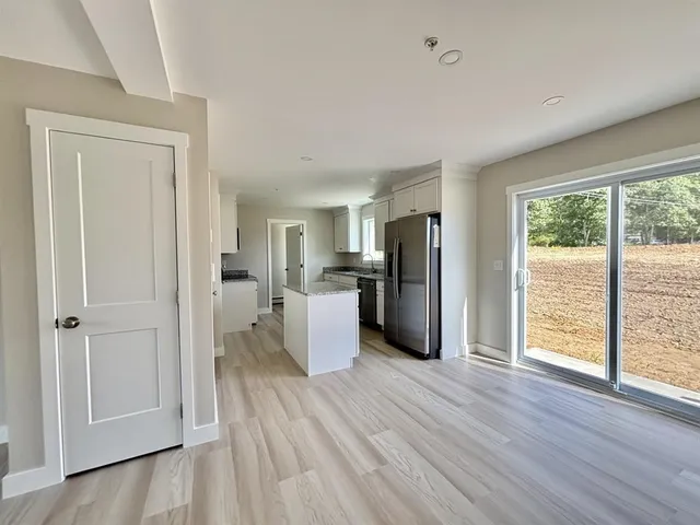 $2,575 | 2 B Valley Creek Lane, Unit 2B, Swanzey, NH 03446