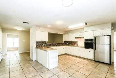 $1,800 | 2517 33rd Street, Lubbock, TX 79410