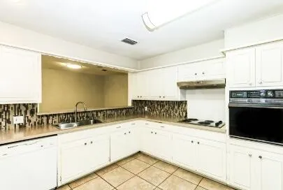 $1,800 | 2517 33rd Street, Lubbock, TX 79410