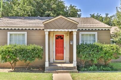 2517 33rd Street Lubbock, TX 79410 - Photo 3 of 50 5a8c1da5-1c30-4750-b2da-b92206a2867f
