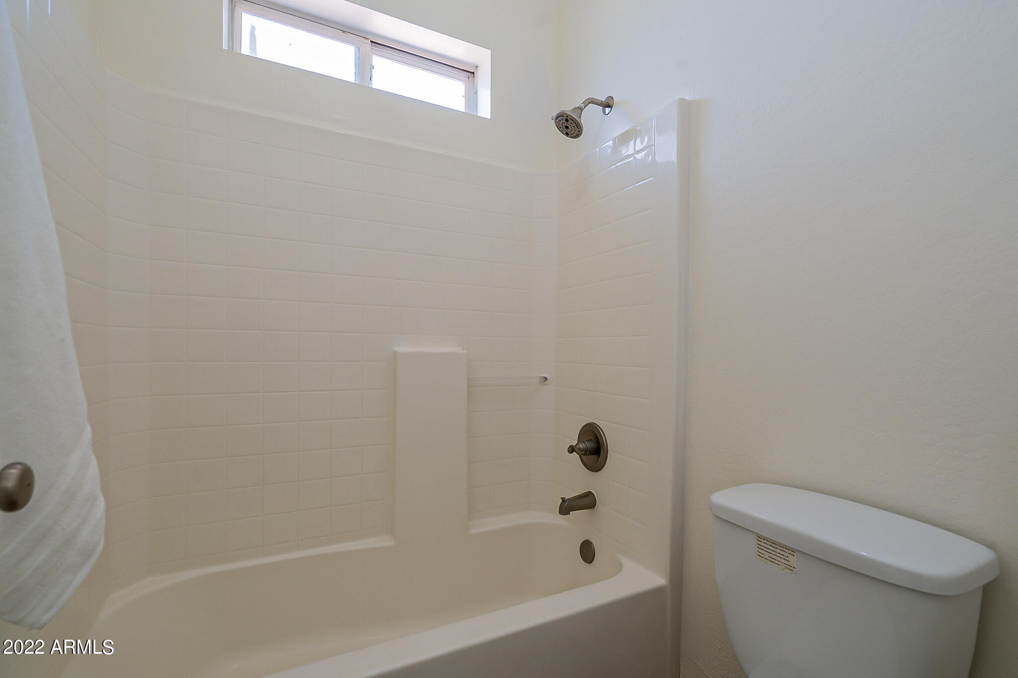 14928 South Tuthill Road Buckeye, AZ 85326 - Photo 23 of 50 Guest Bathroom: Bathtub and toilet