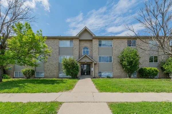 $1,495 | 915 Spiros Court, Unit 206, DeKalb, IL 60115