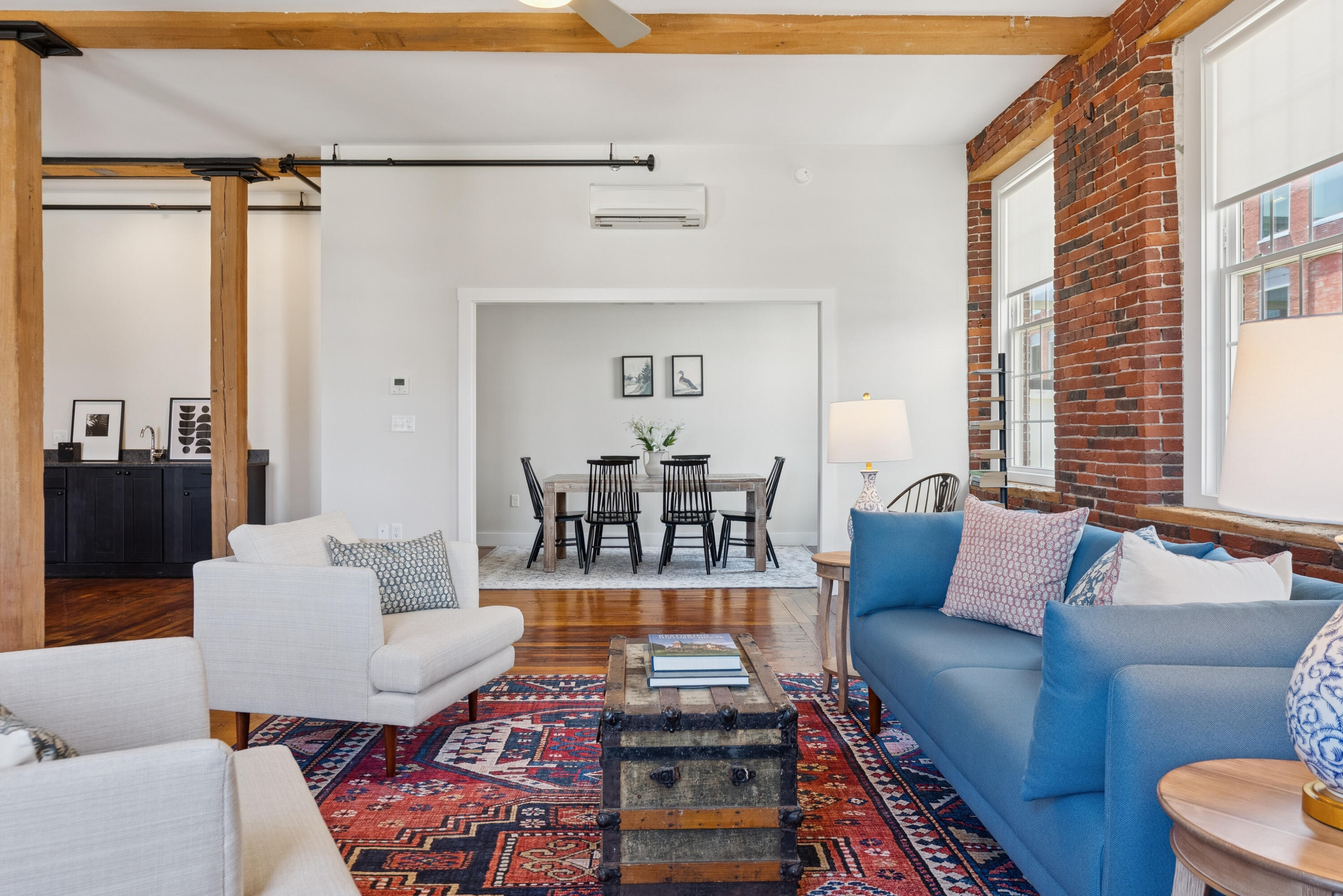 Stunning Unit 15-302
