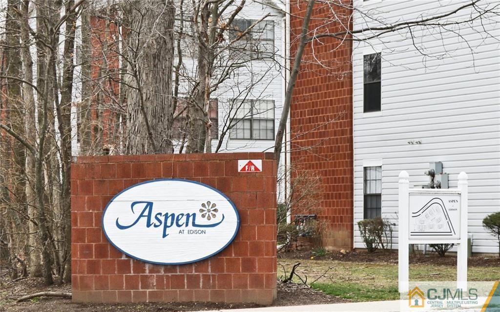 86 Keystone Court, Unit 86 Edison, NJ 08817 - Photo 2 of 24 Gallery Image 2