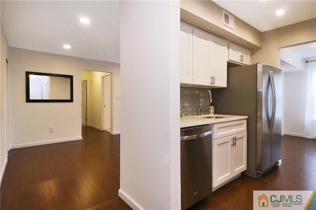 86 Keystone Court, Unit 86 Edison, NJ 08817 - Photo 6 of 24 Gallery Image 6