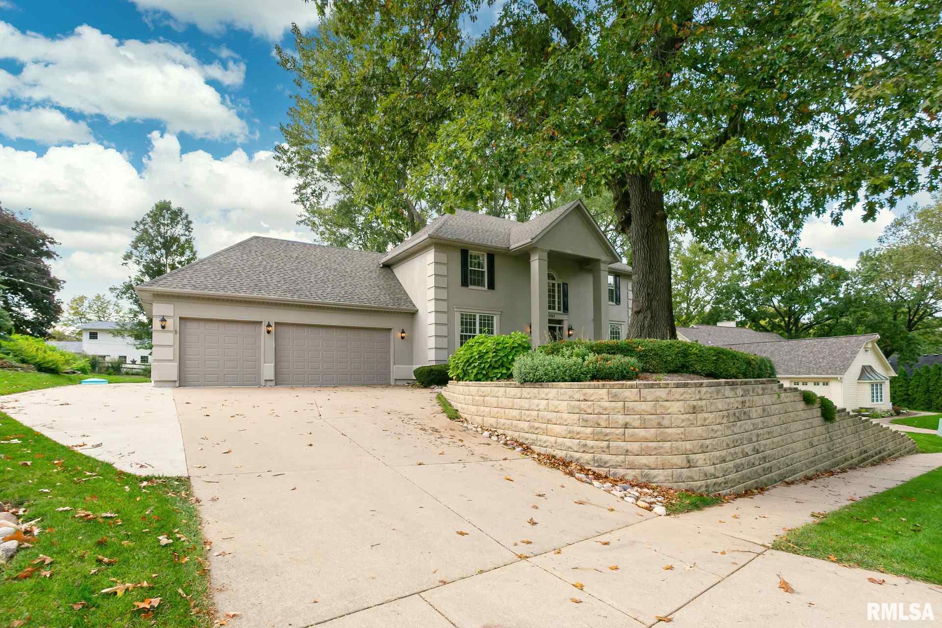 2527 Lincoln Road Bettendorf, IA 52722 - Photo 2 of 49 Gallery Image 2