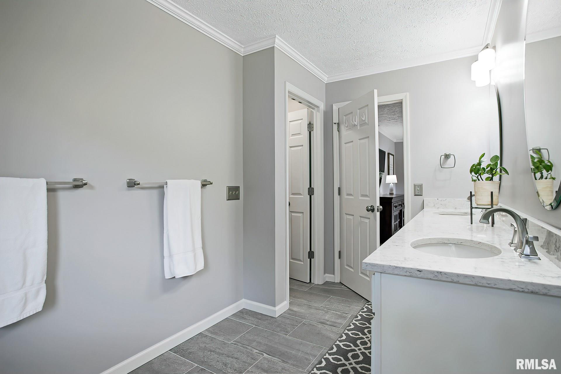 2527 Lincoln Road Bettendorf, IA 52722 - Photo 34 of 49 Gallery Image 34