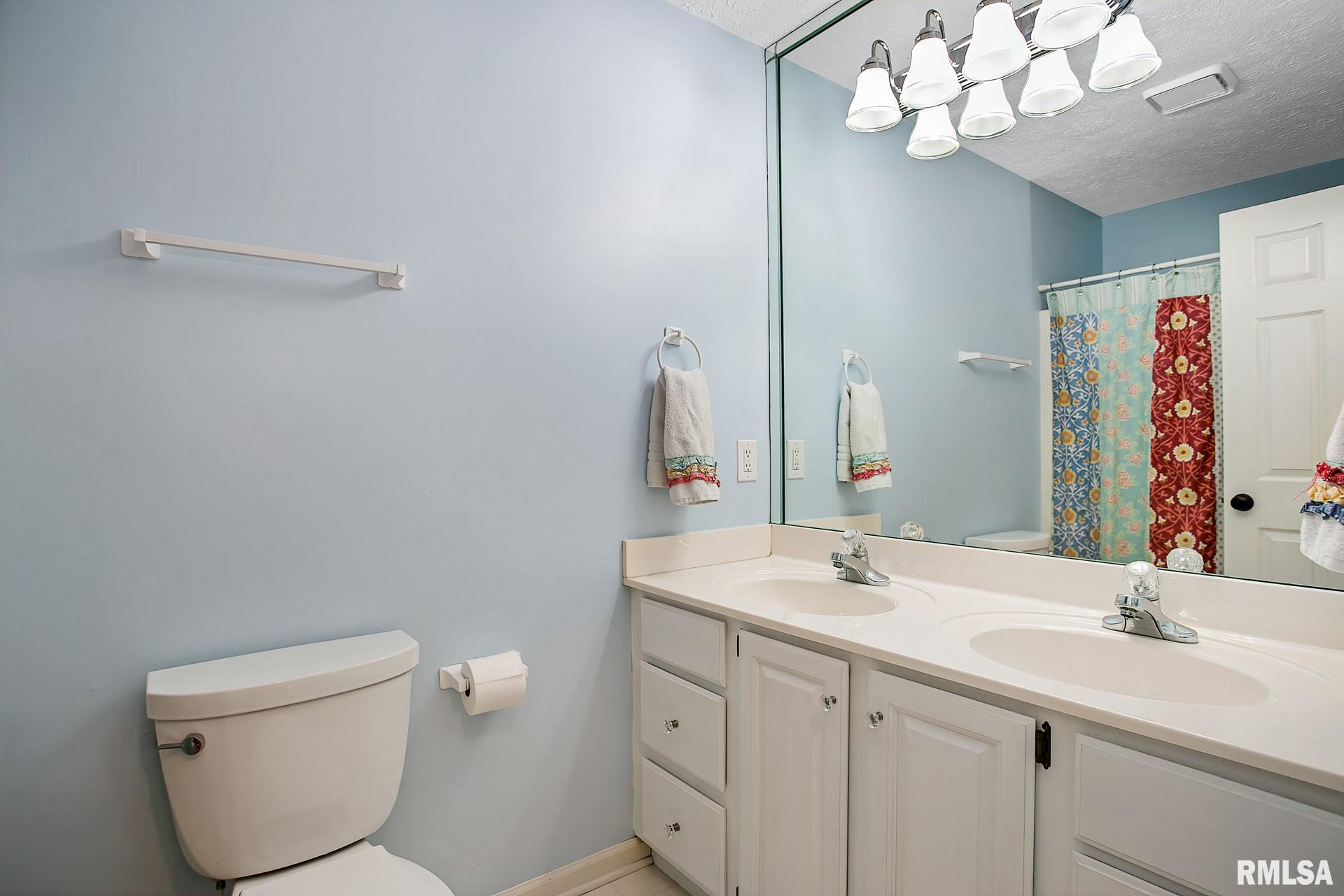 2527 Lincoln Road Bettendorf, IA 52722 - Photo 35 of 49 Gallery Image 35