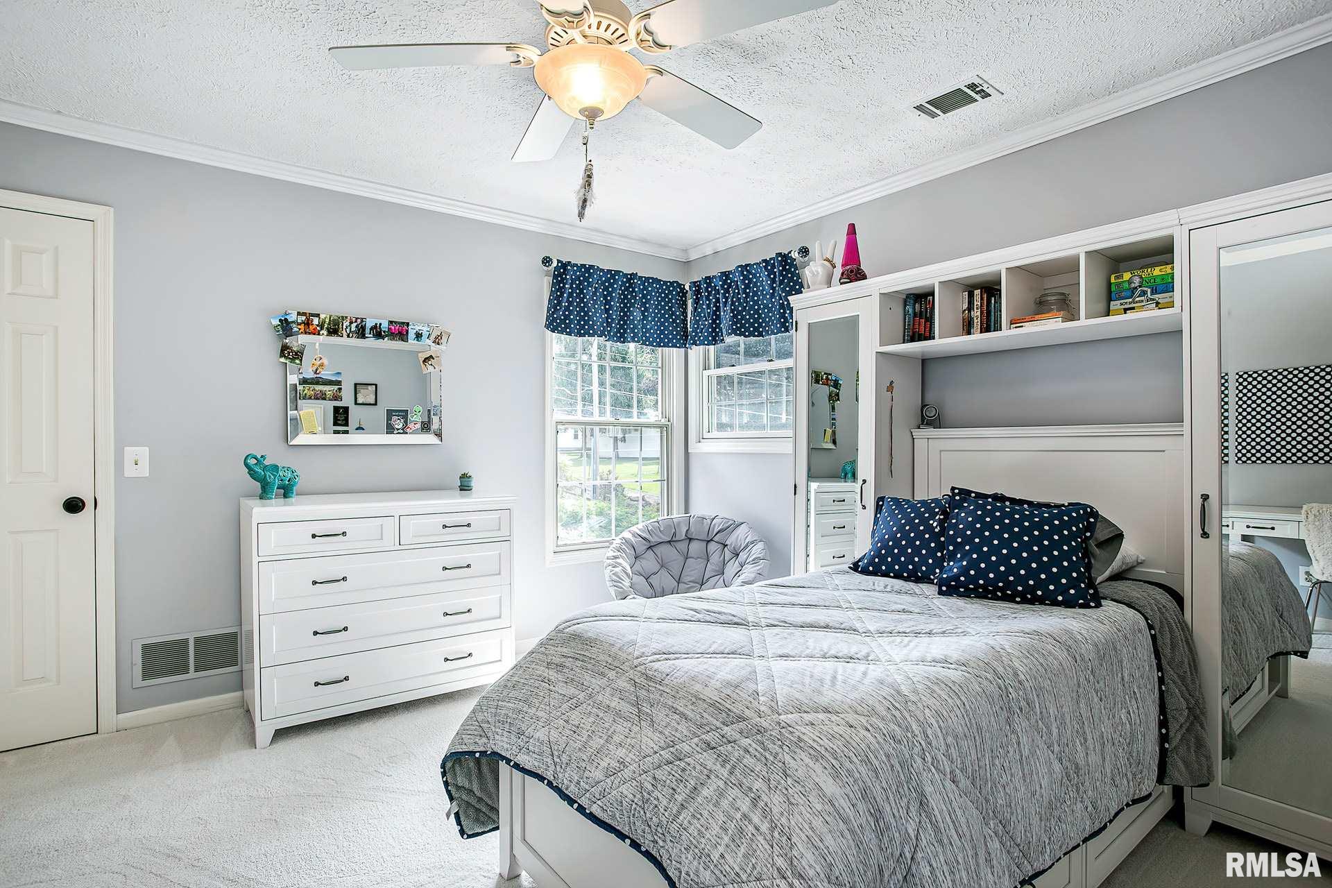 2527 Lincoln Road Bettendorf, IA 52722 - Photo 36 of 49 Gallery Image 36