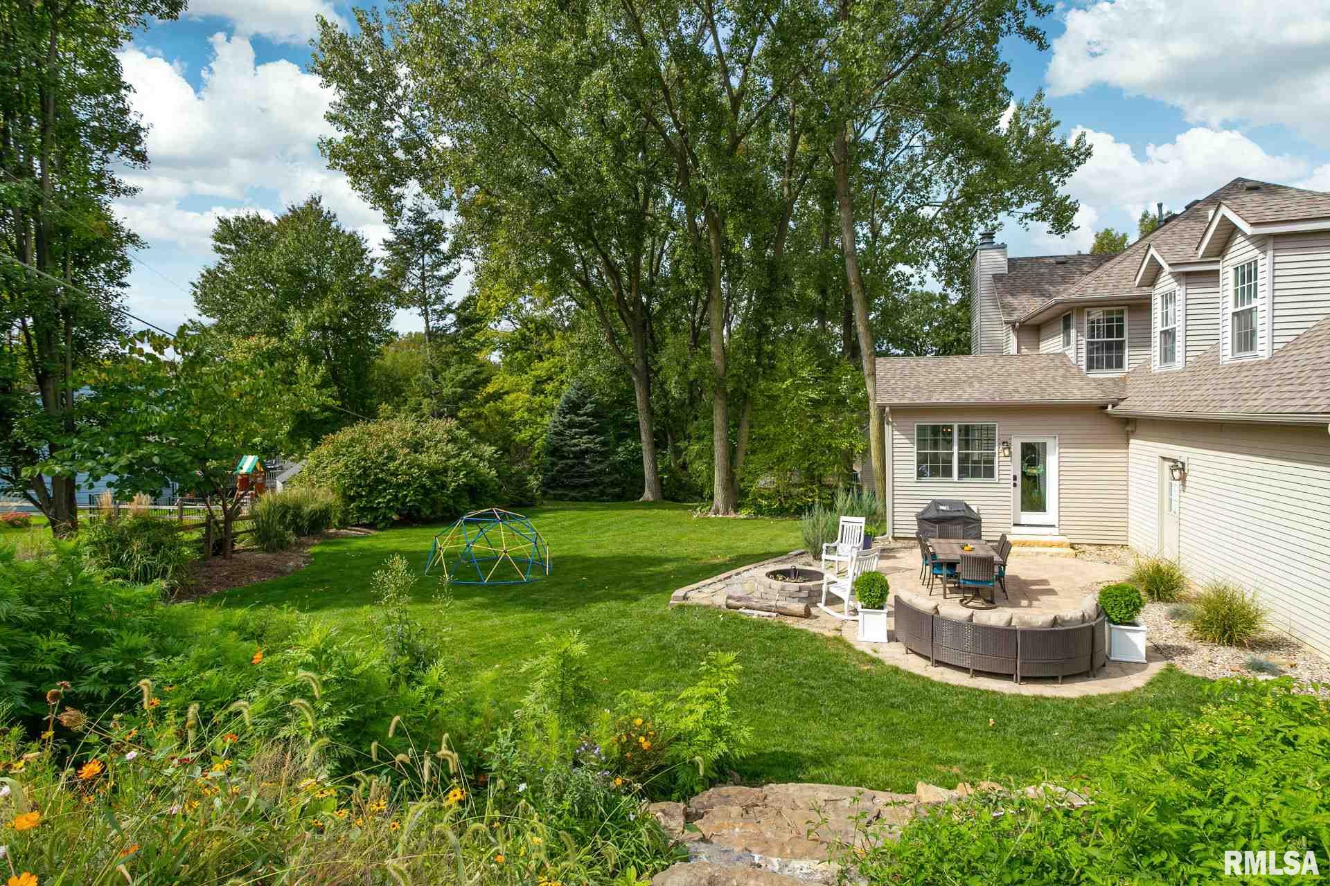 2527 Lincoln Road Bettendorf, IA 52722 - Photo 4 of 49 Gallery Image 4