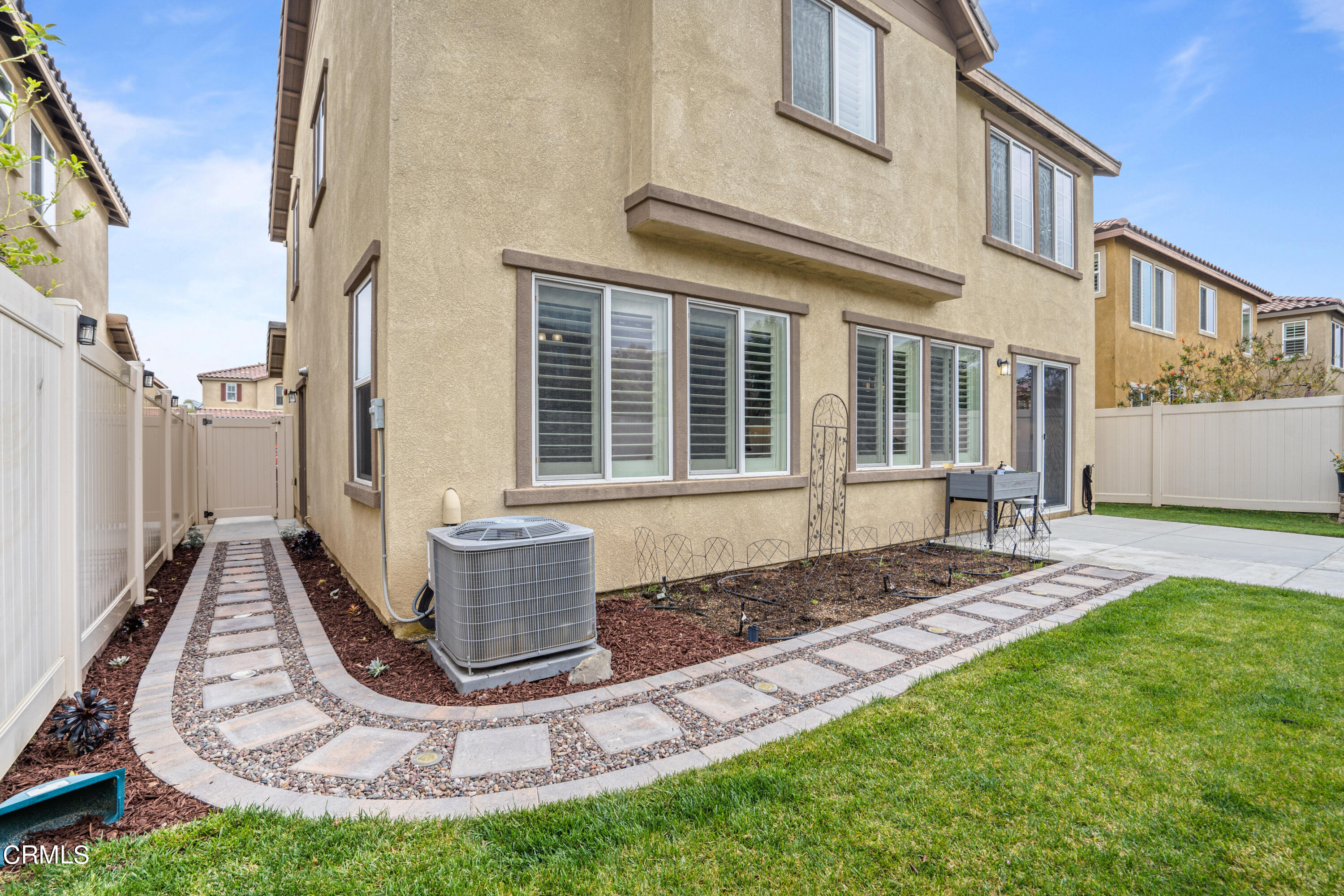652 Xanadu Way Oxnard, CA 93036 - Photo 36 of 68 a view of a house with backyard