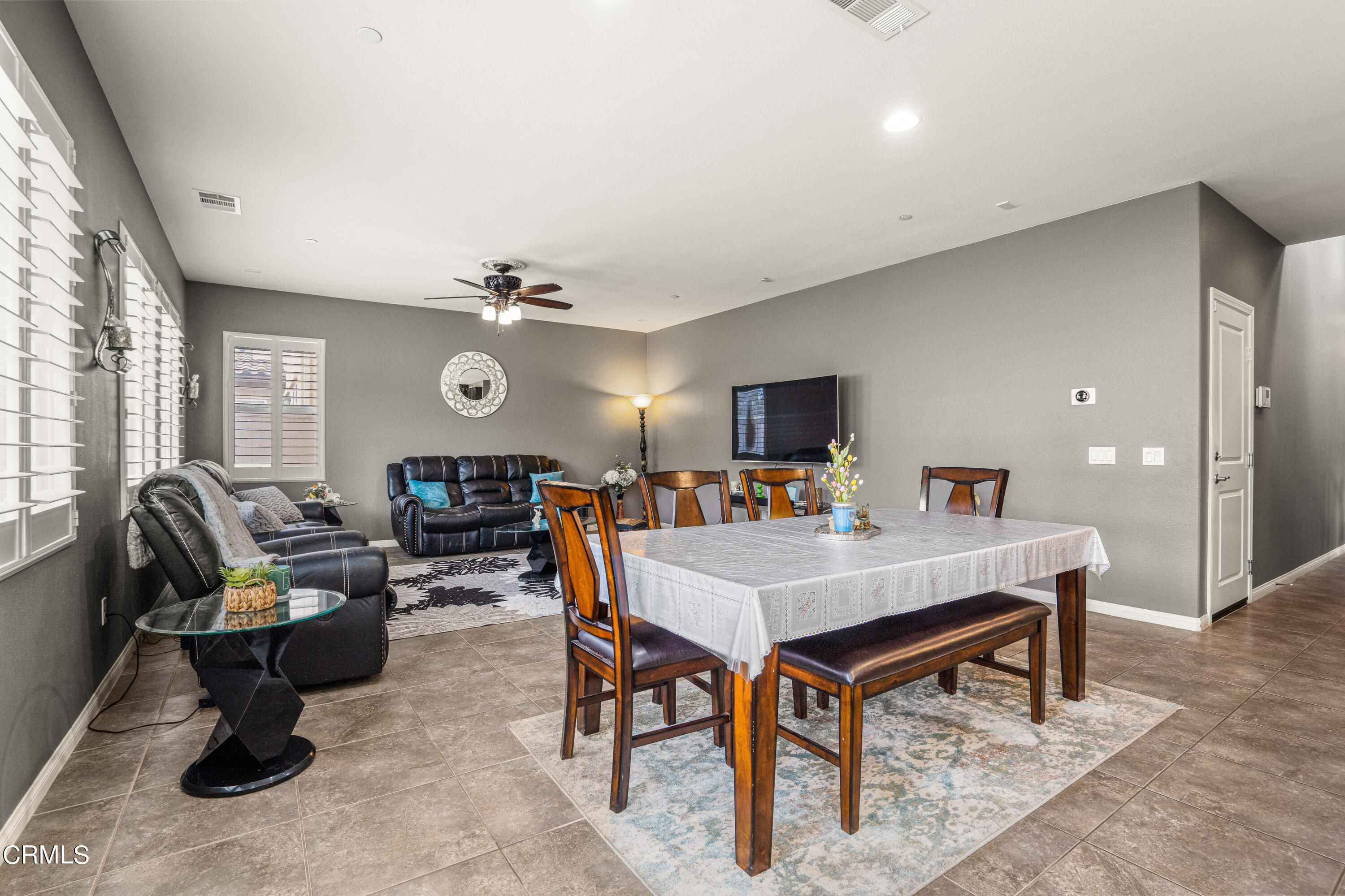 652 Xanadu Way Oxnard, CA 93036 - Photo 38 of 68 a view of a livingroom with furniture and window