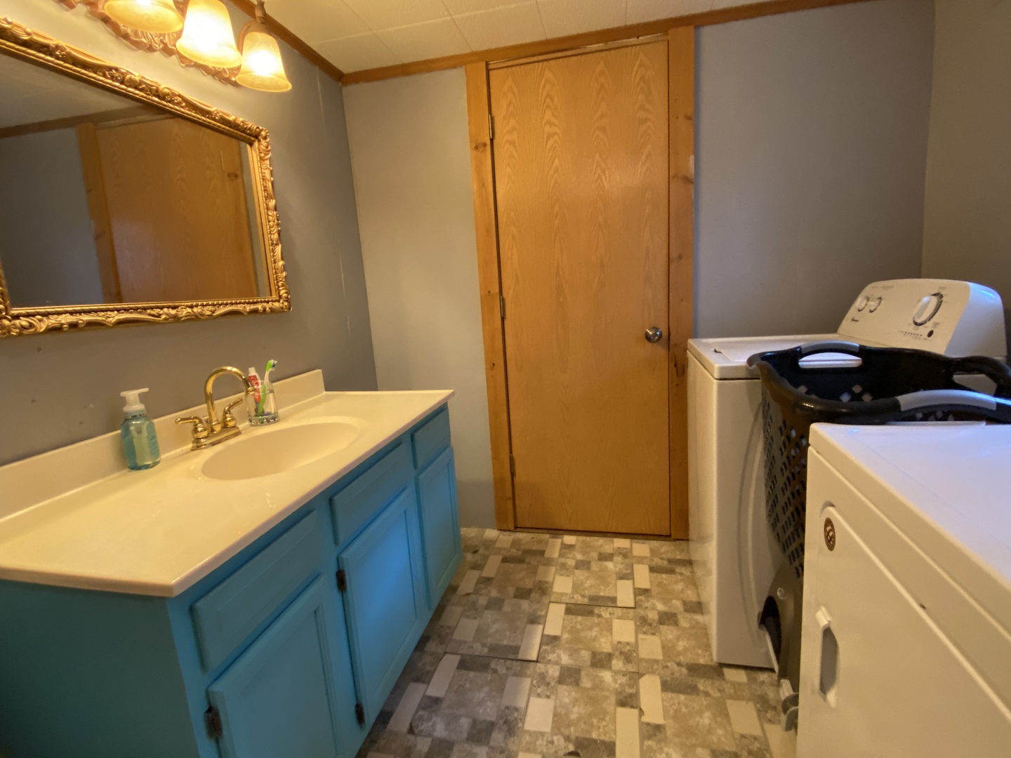 601 East Plumb Street Ransom, IL 60470 - Photo 17 of 21 a bathroom with a sink and a mirror