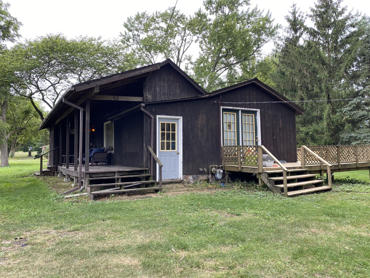 601 East Plumb Street Ransom, IL 60470 - Photo 9 of 21 a front view of a house with garden
