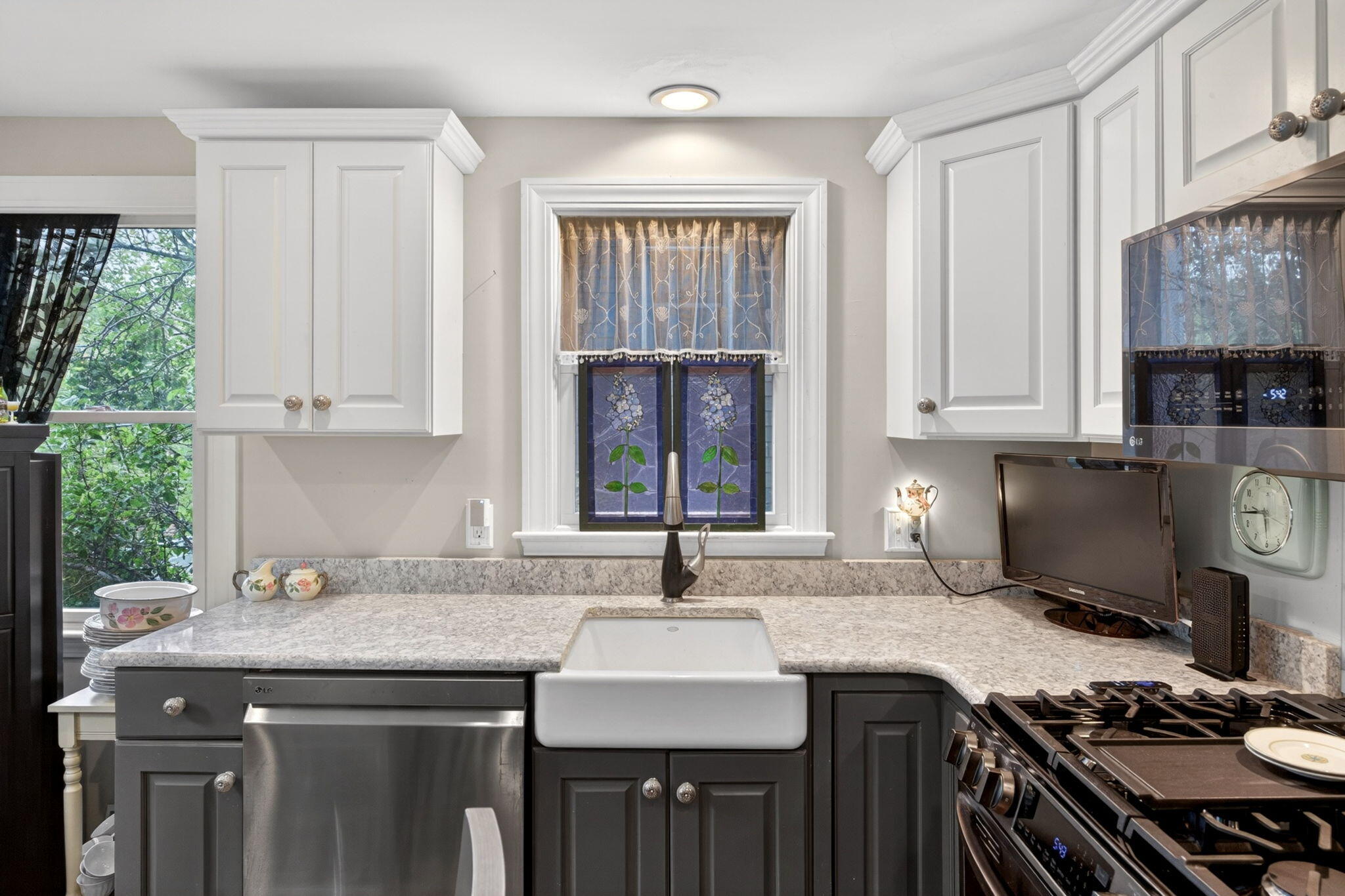 73 Pimlico Pond Road Mashpee, MA 02649 - Photo 3 of 29 44-8P0A7085