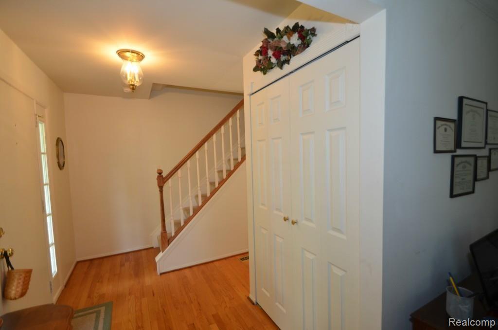 1172 Whispering Knoll Lane Rochester Hills, MI 48306 - Photo 2 of 39