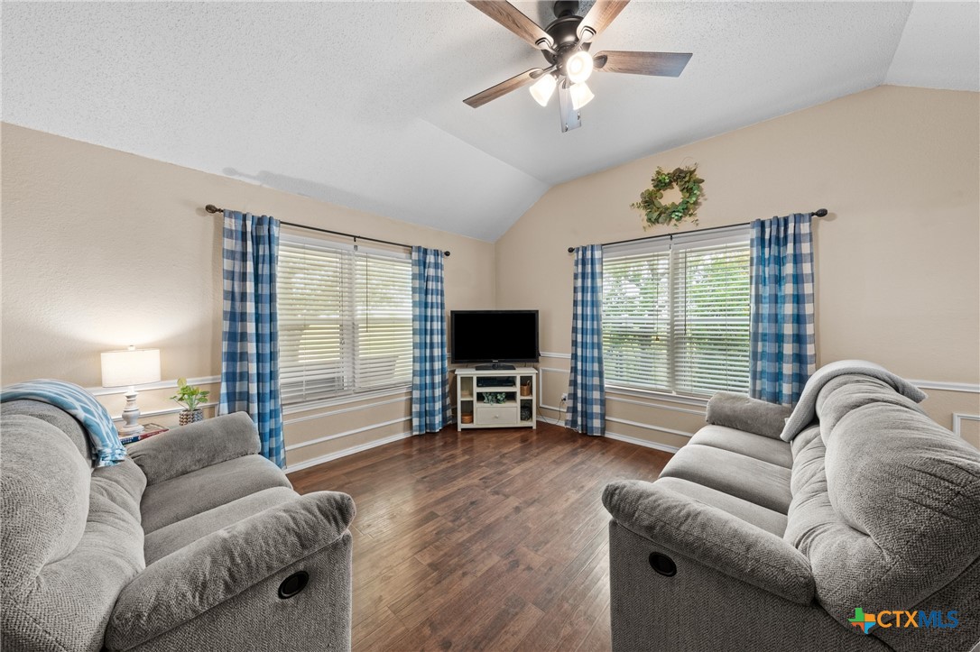 6990 Stringtown Spur Rogers, TX 76569 - Photo 4 of 33