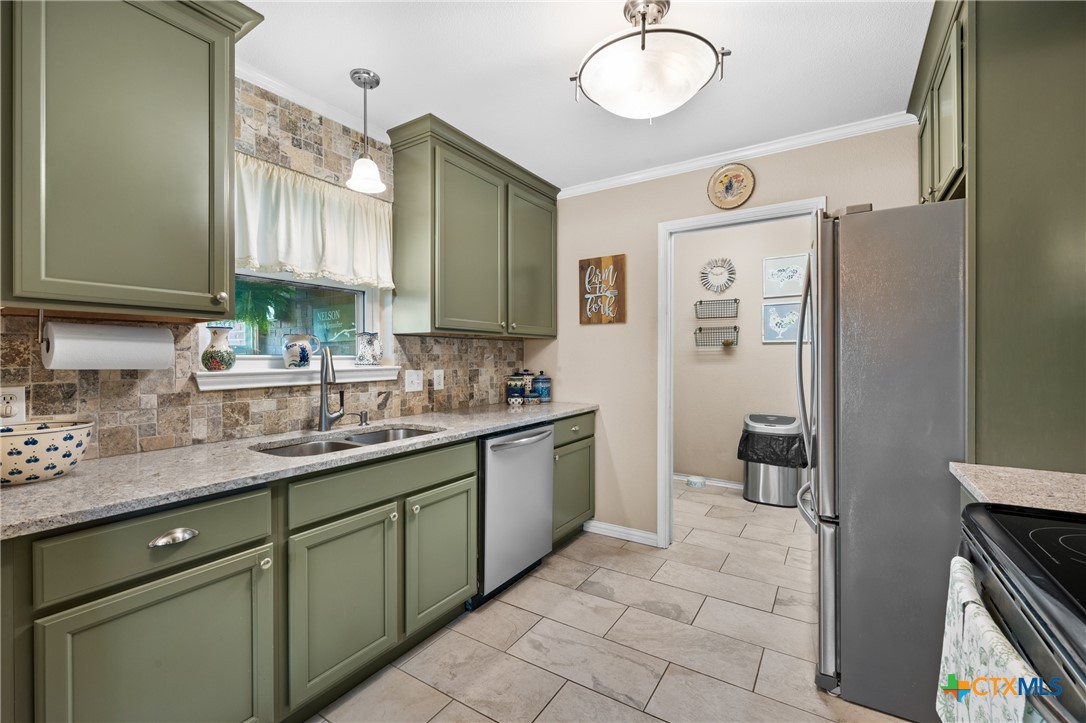 6990 Stringtown Spur Rogers, TX 76569 - Photo 5 of 33