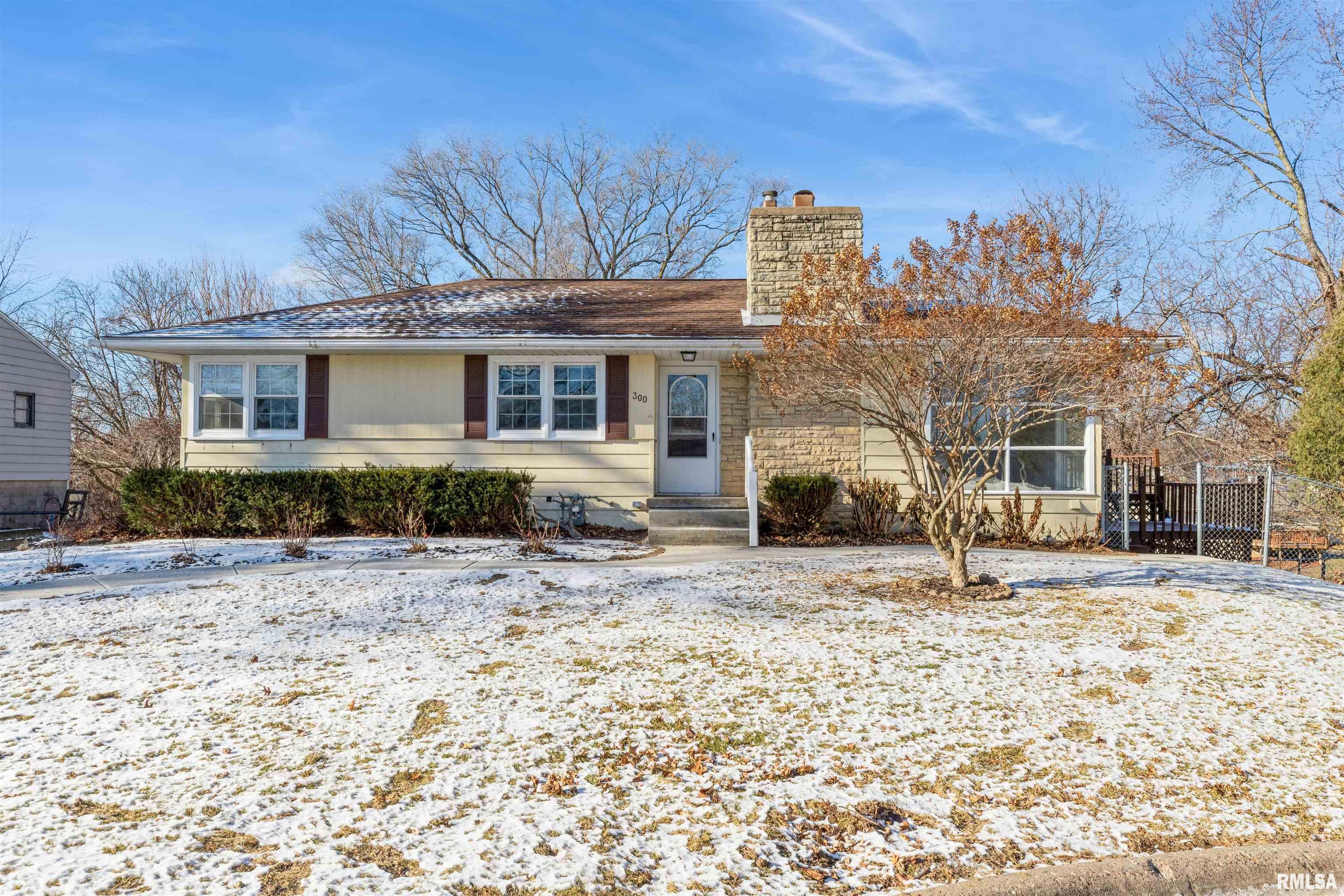 300 Lawrence Street Clinton, IA 52732 - Photo 1 of 15 Gallery Image 1