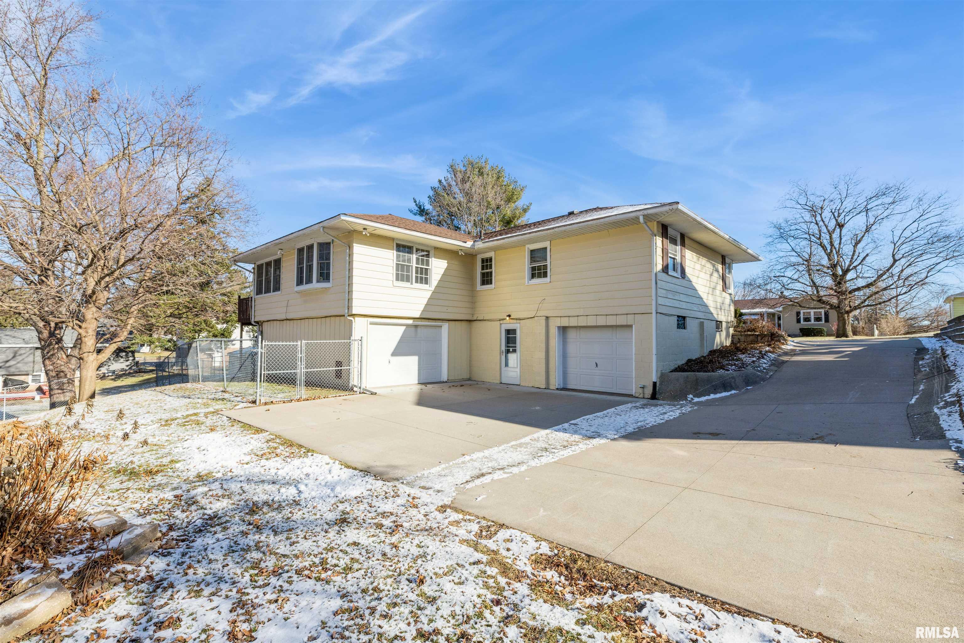 300 Lawrence Street Clinton, IA 52732 - Photo 3 of 15 Gallery Image 3