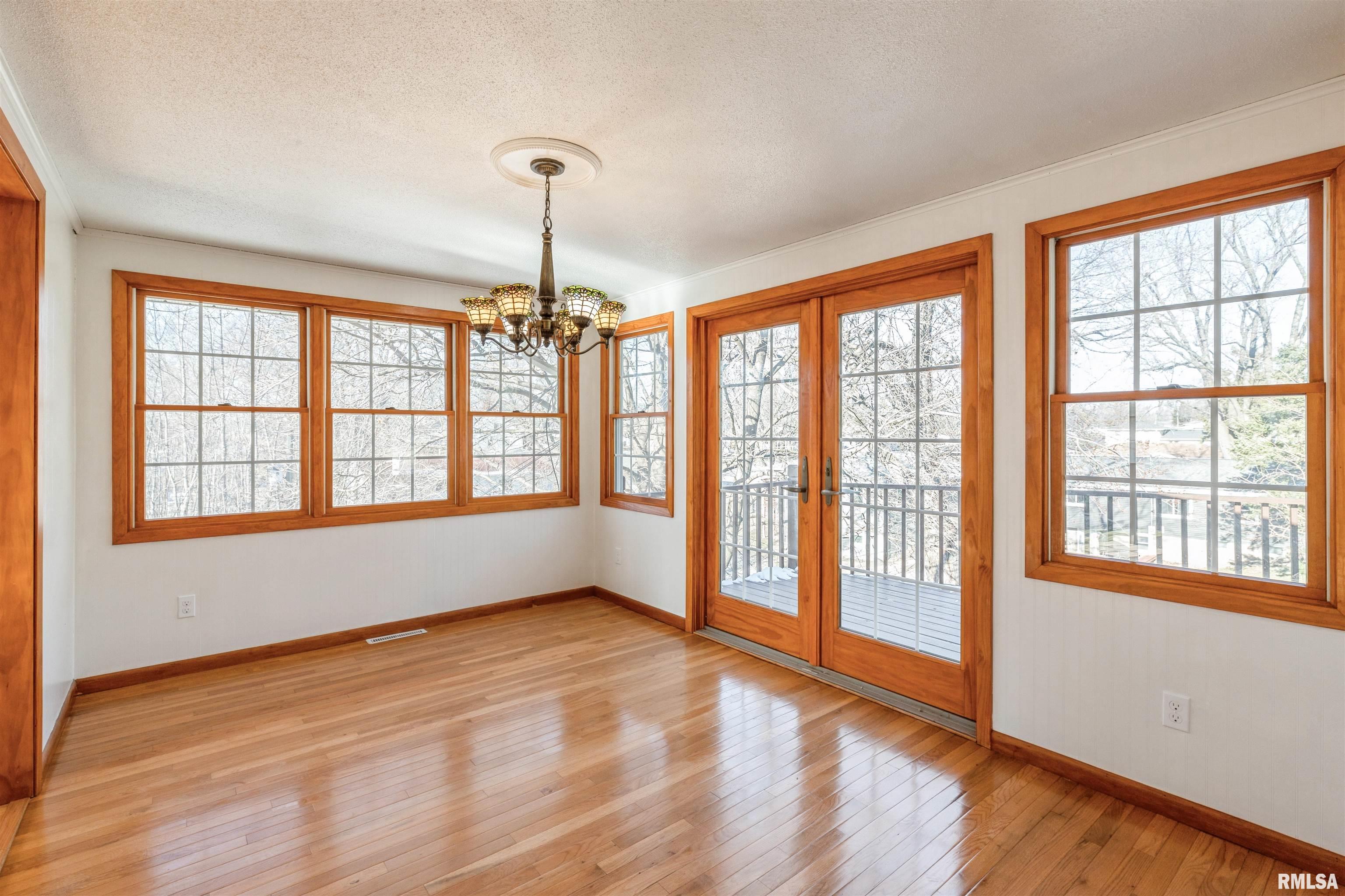 300 Lawrence Street Clinton, IA 52732 - Photo 7 of 15 Gallery Image 7