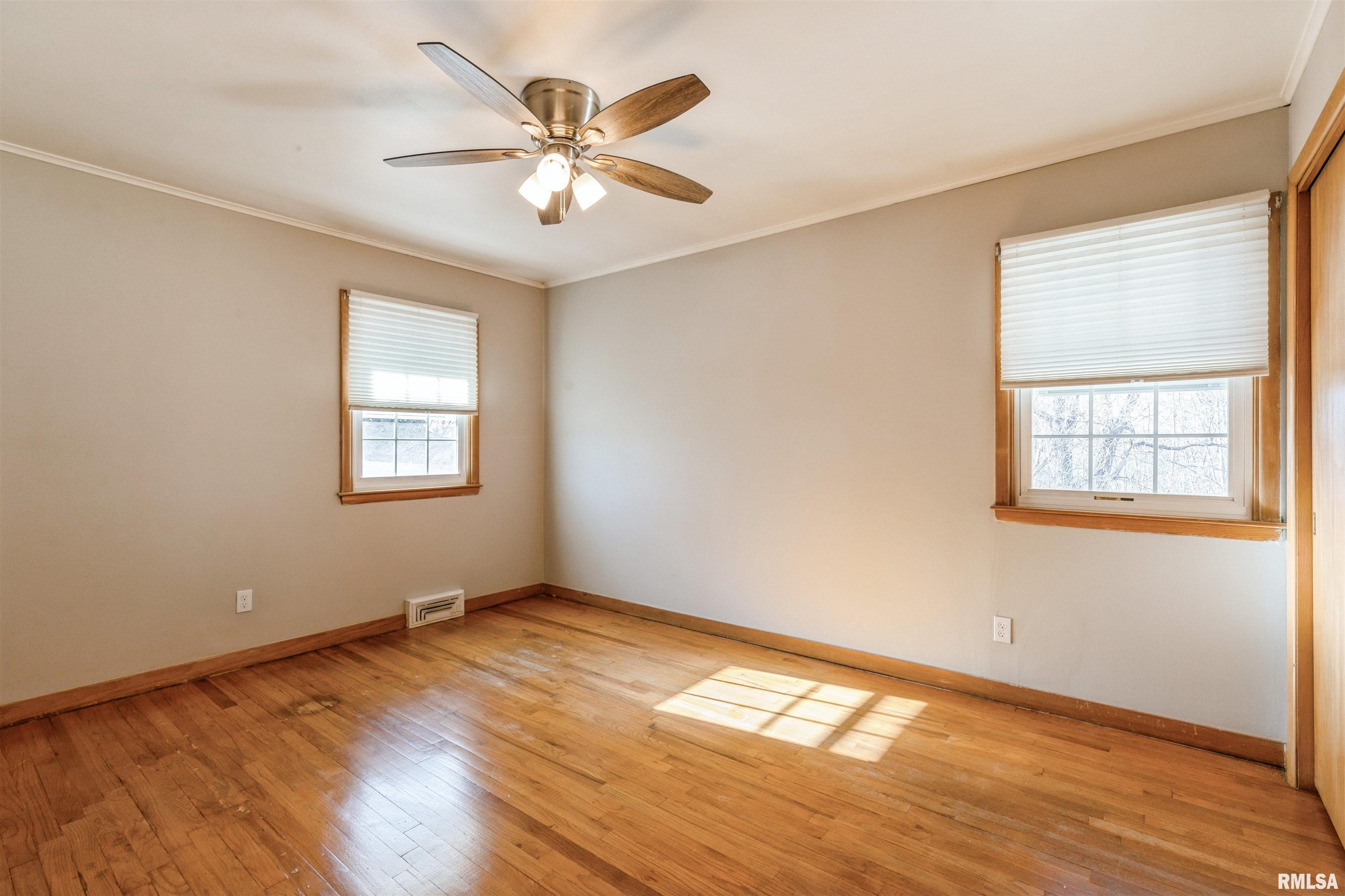 300 Lawrence Street Clinton, IA 52732 - Photo 10 of 15 Gallery Image 10