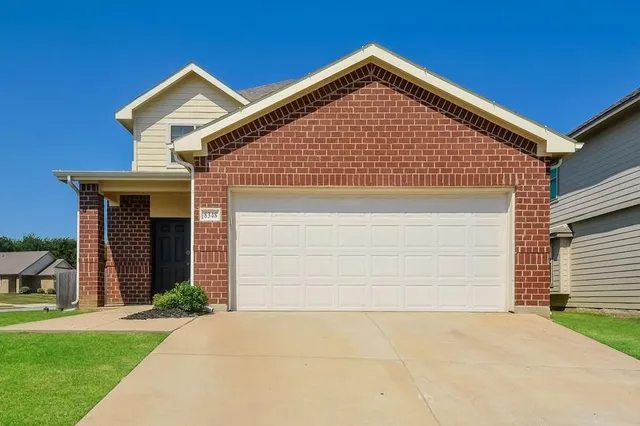 $2,100 | 8348 Yaupon Holly Trail, Fort Worth, TX 76123