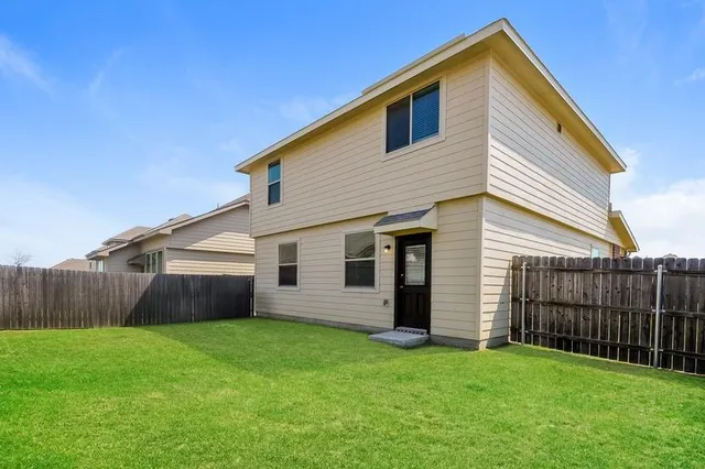 $2,100 | 8348 Yaupon Holly Trail, Fort Worth, TX 76123