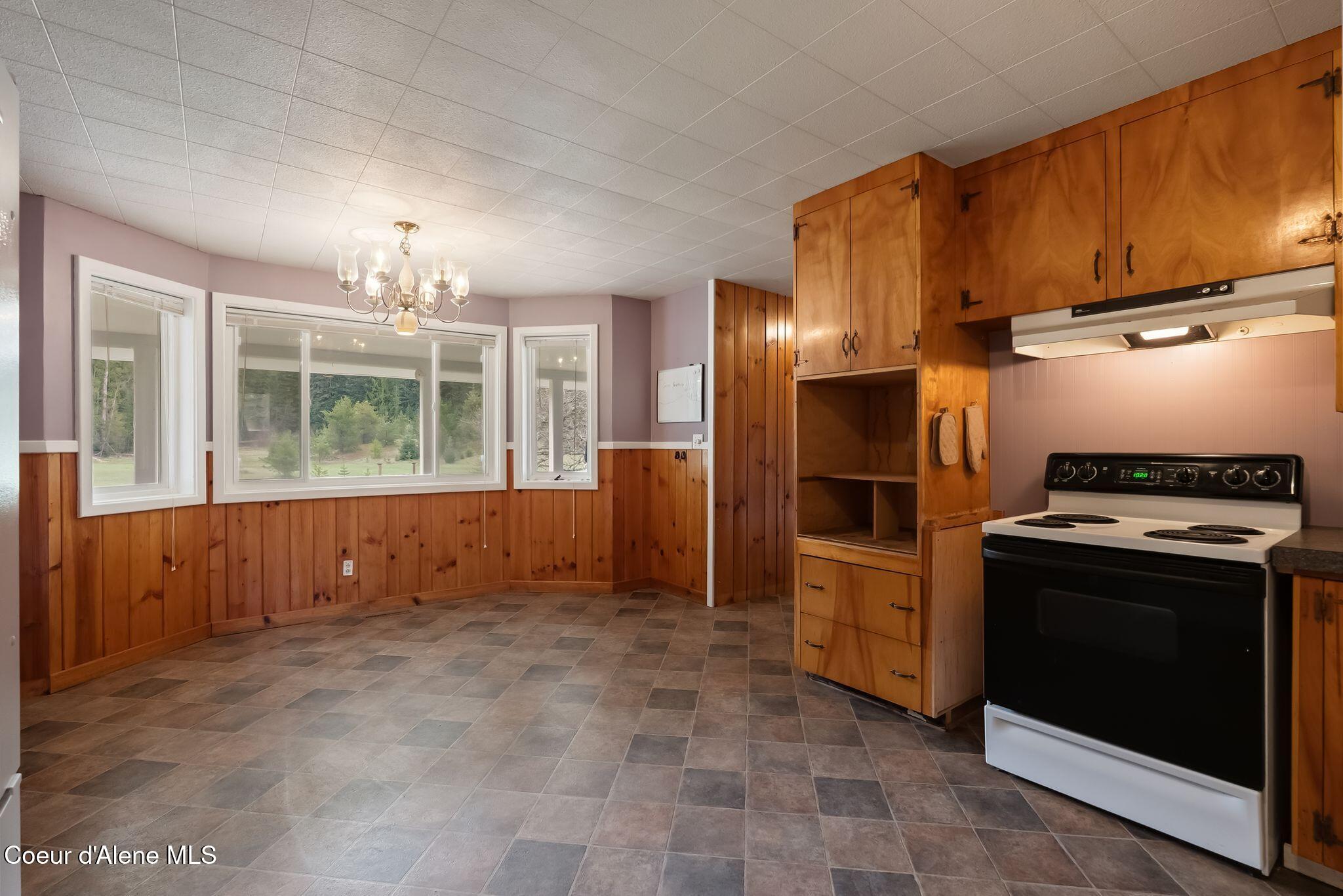 1206 Meadowood Road Sandpoint, ID 83864 - Photo 11 of 57 13_DSC06036