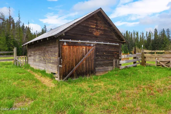 $575,000 | 1206 Meadowood Road, Sandpoint, ID 83864