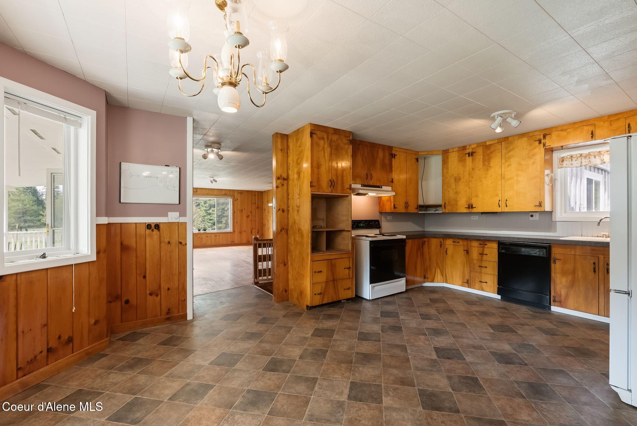 1206 Meadowood Road Sandpoint, ID 83864 - Photo 8 of 57 10_DSC06021
